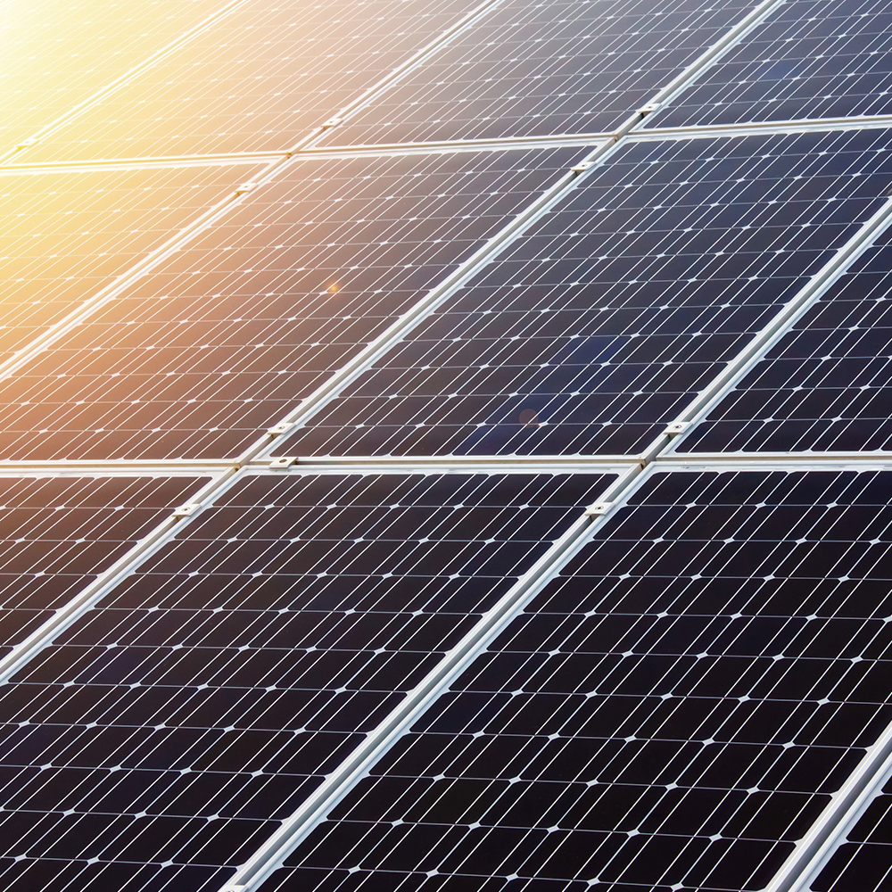 Profili in alluminio con staffa di montaggio fotovoltaico